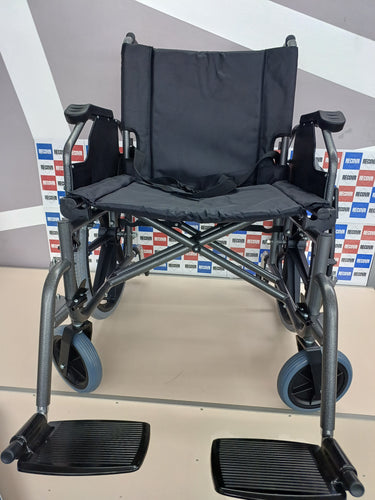 Silla de Ruedas 56 cm | Plegable, Ancha, Reposabrazos Extraíbles QUIRUMED